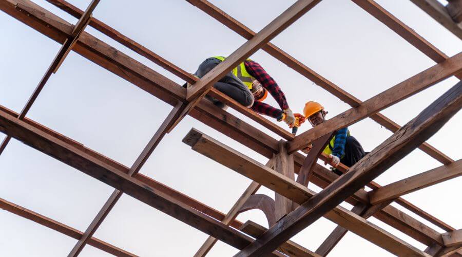 Professional gutter cleaning services in League City, TX